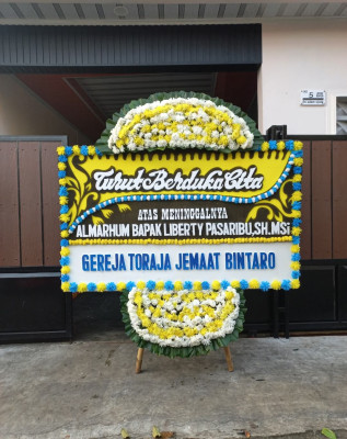 Papan Bunga Duka di Sekayam