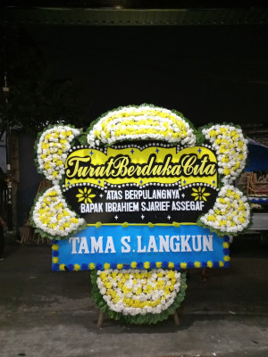 Papan Bunga Duka di Sekayam