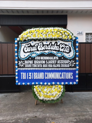 Papan Bunga Duka di Sekayam